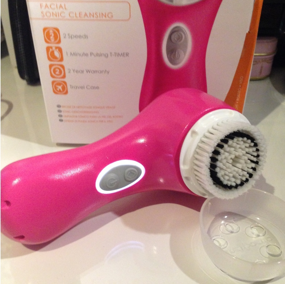 Clarisonic Mia 2 with one brush head